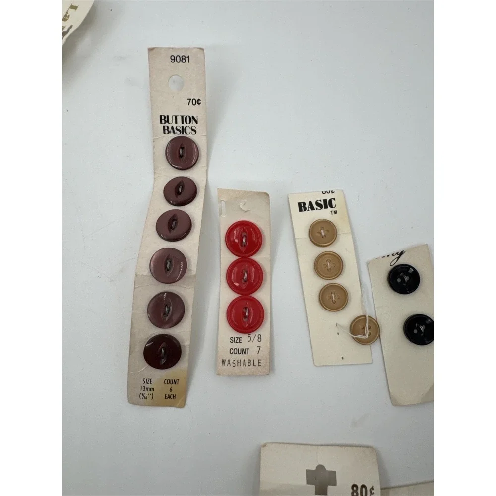 Lot of Vintage Buttons On Cards 27‎ Sets Colorful Metal Heart